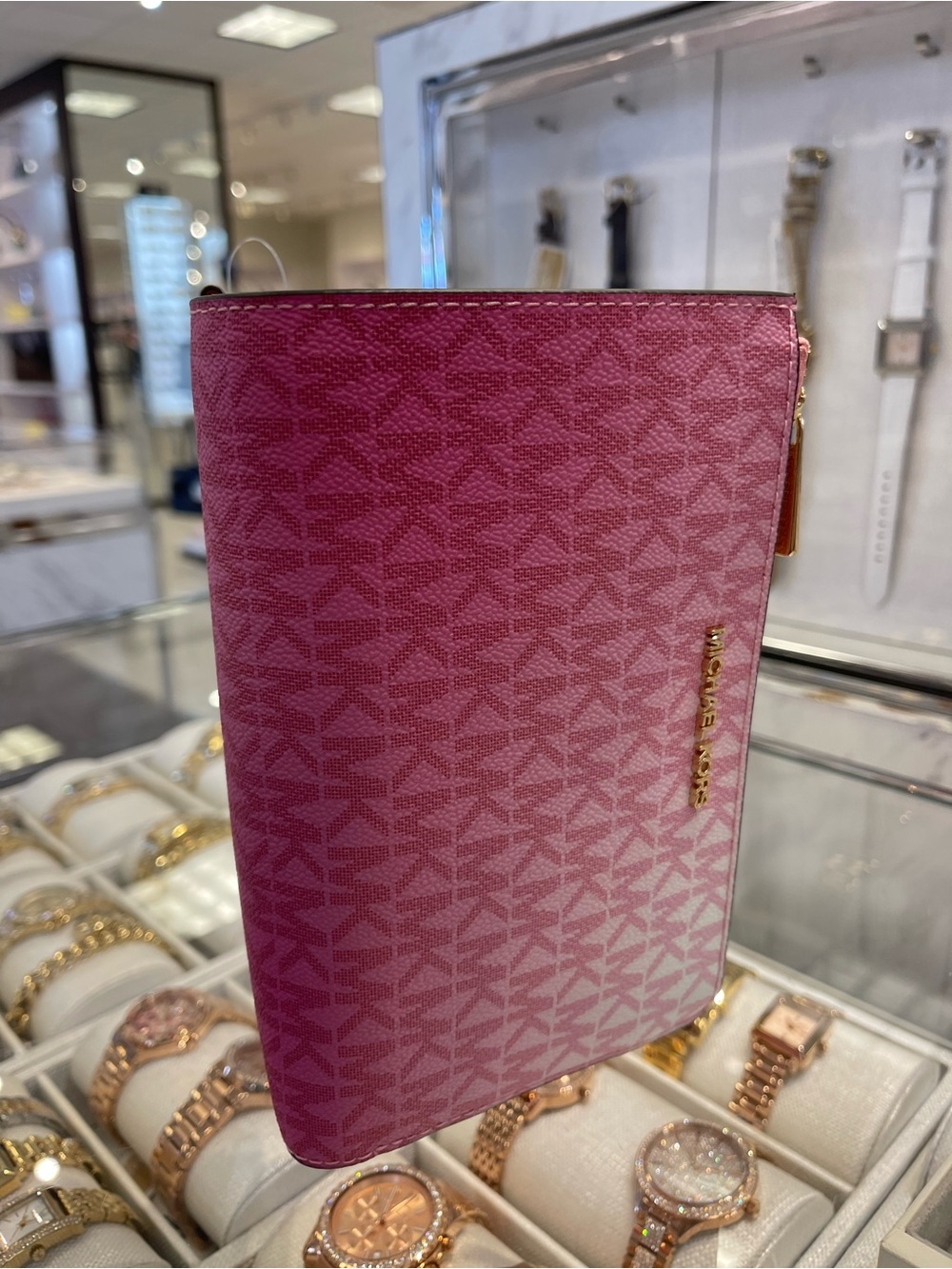 MICHAEL KORS JST Lg Double Zip Ombré Signature Logo Wristlet Phone
Carnation
NWT - Picture 16 of 16